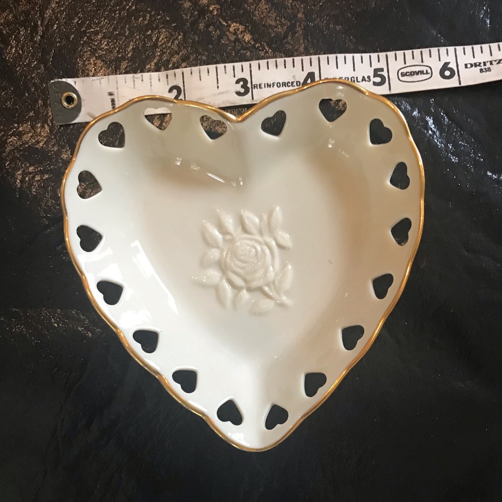 Lenox porcelain ivory / gold border heart dish